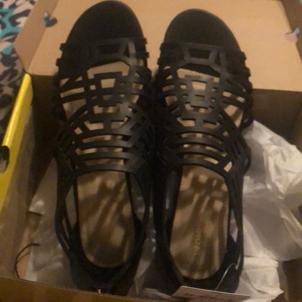 Sandals - Picture 5 of 5
